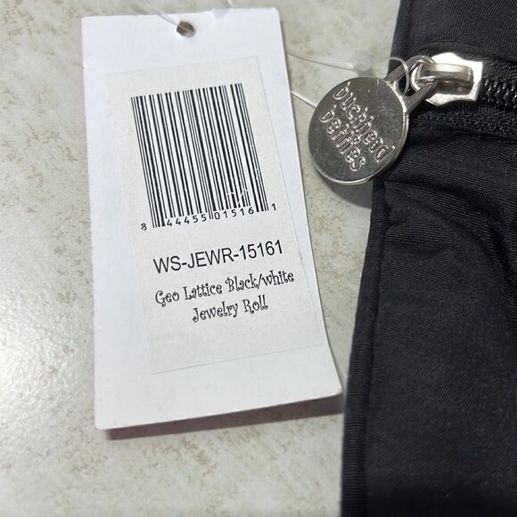 Buckhead Bettie’s Jewelry Roll NWT - Picture 4 of 6